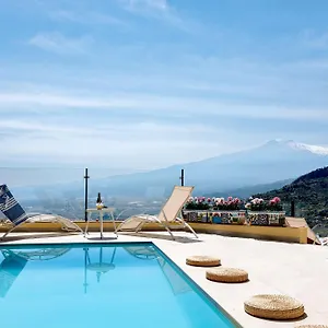 taormina-rooms-panoramic-apartments.sicilyhotelsitaly.net/