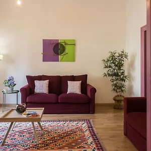 politeama-apartment.sicilyhotelsitaly.net/
