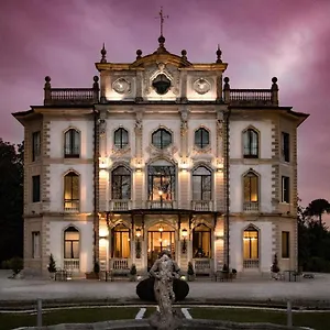 Hotel Borghi, Varano Borghi